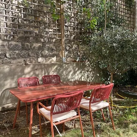 아파트 T2 Avec Jardin *